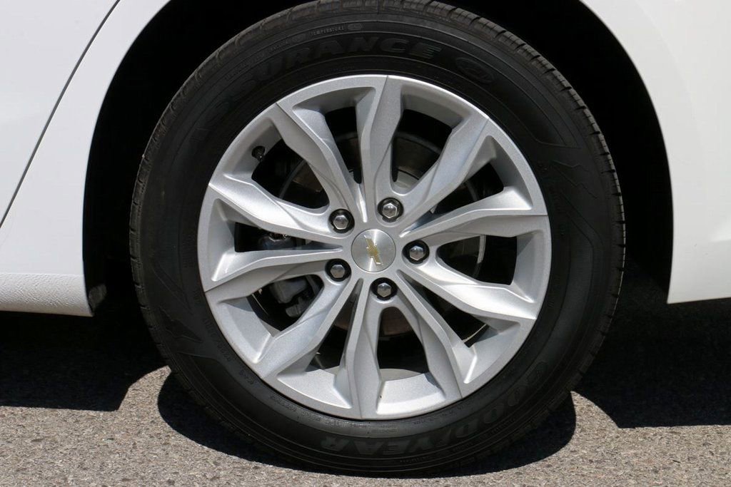 Used 2025 Chevrolet Malibu LT image 8