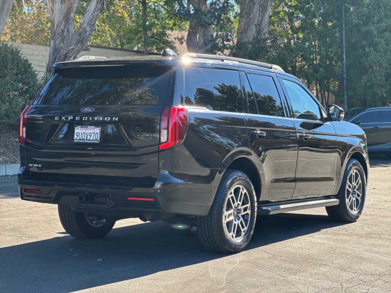 Certified 2025 Ford Expedition Active RWD image 2