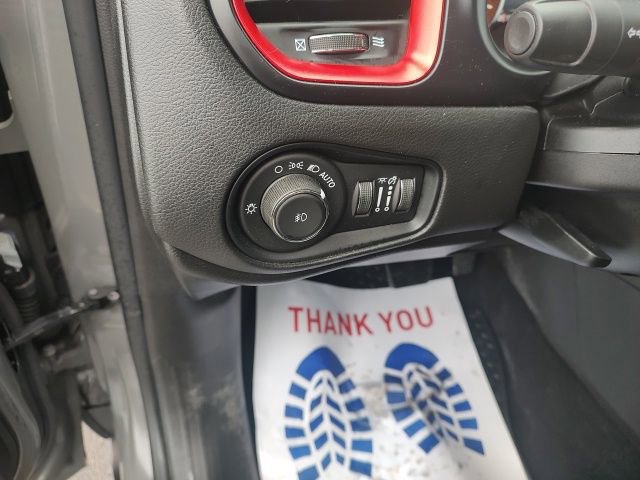 Used 2023 Jeep Renegade Trailhawk w/ Trailhawk Elite Group image 19