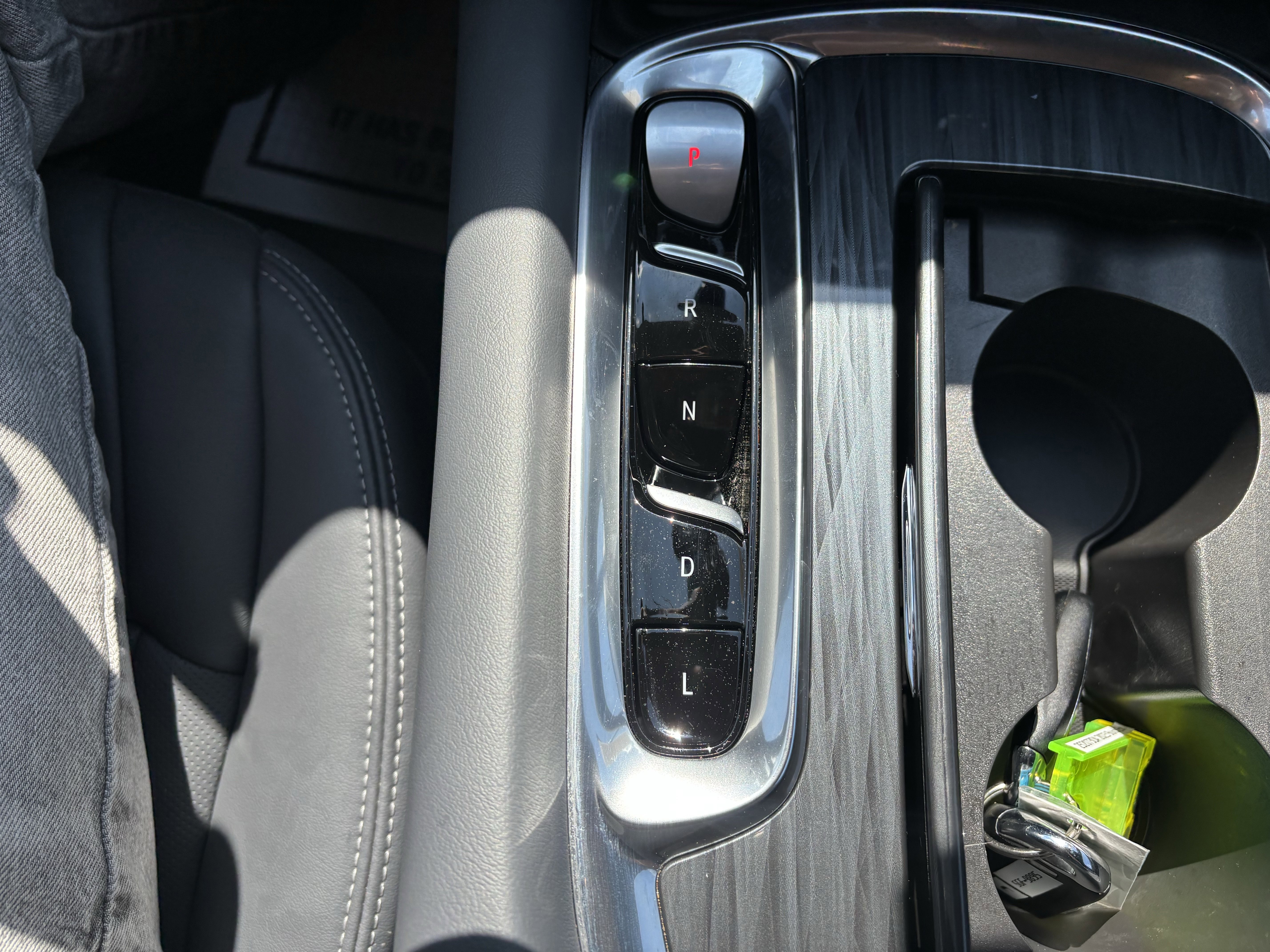 Used 2023 Buick Enclave Essence image 35