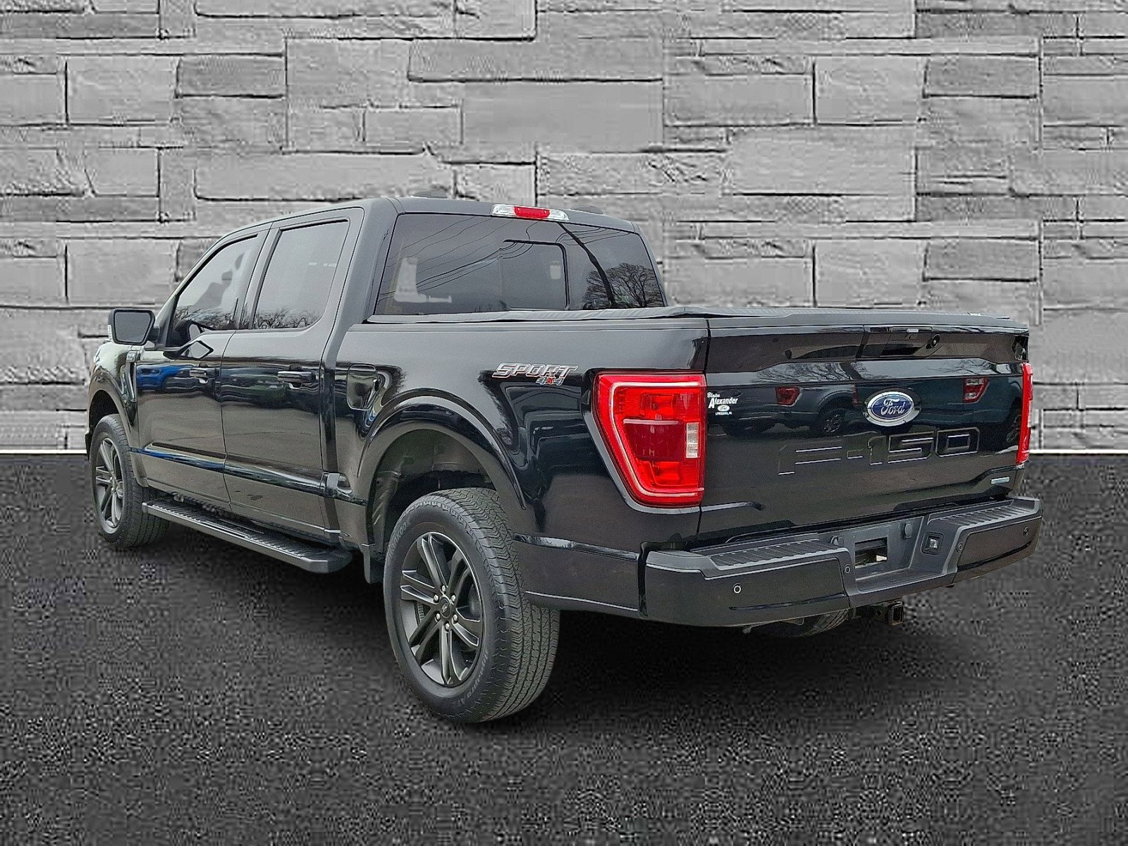 Certified 2022 Ford F150 XLT w/ Equipment Group 302A High image 8