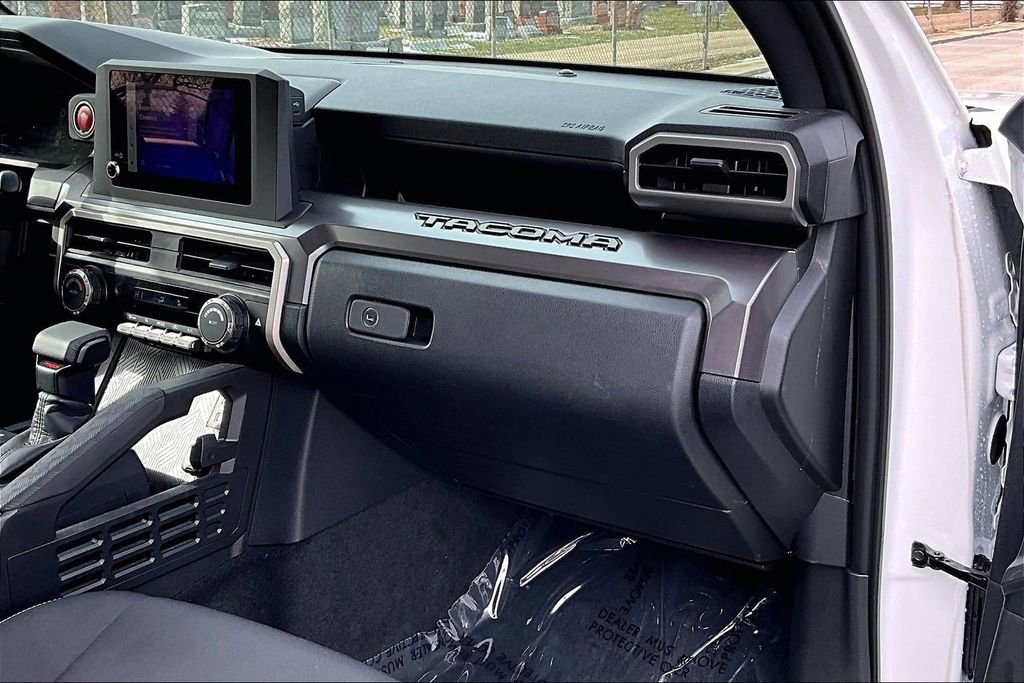 Used 2025 Toyota Tacoma TRD Off-Road AWD/4WD image 15