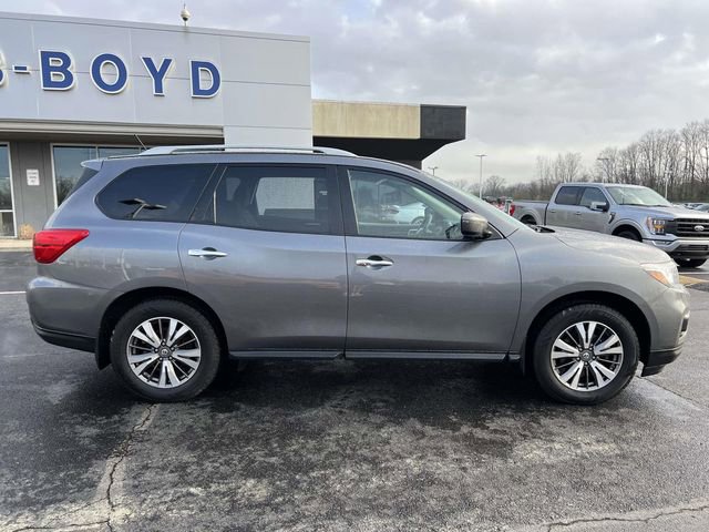 Used 2017 Nissan Pathfinder S image 10