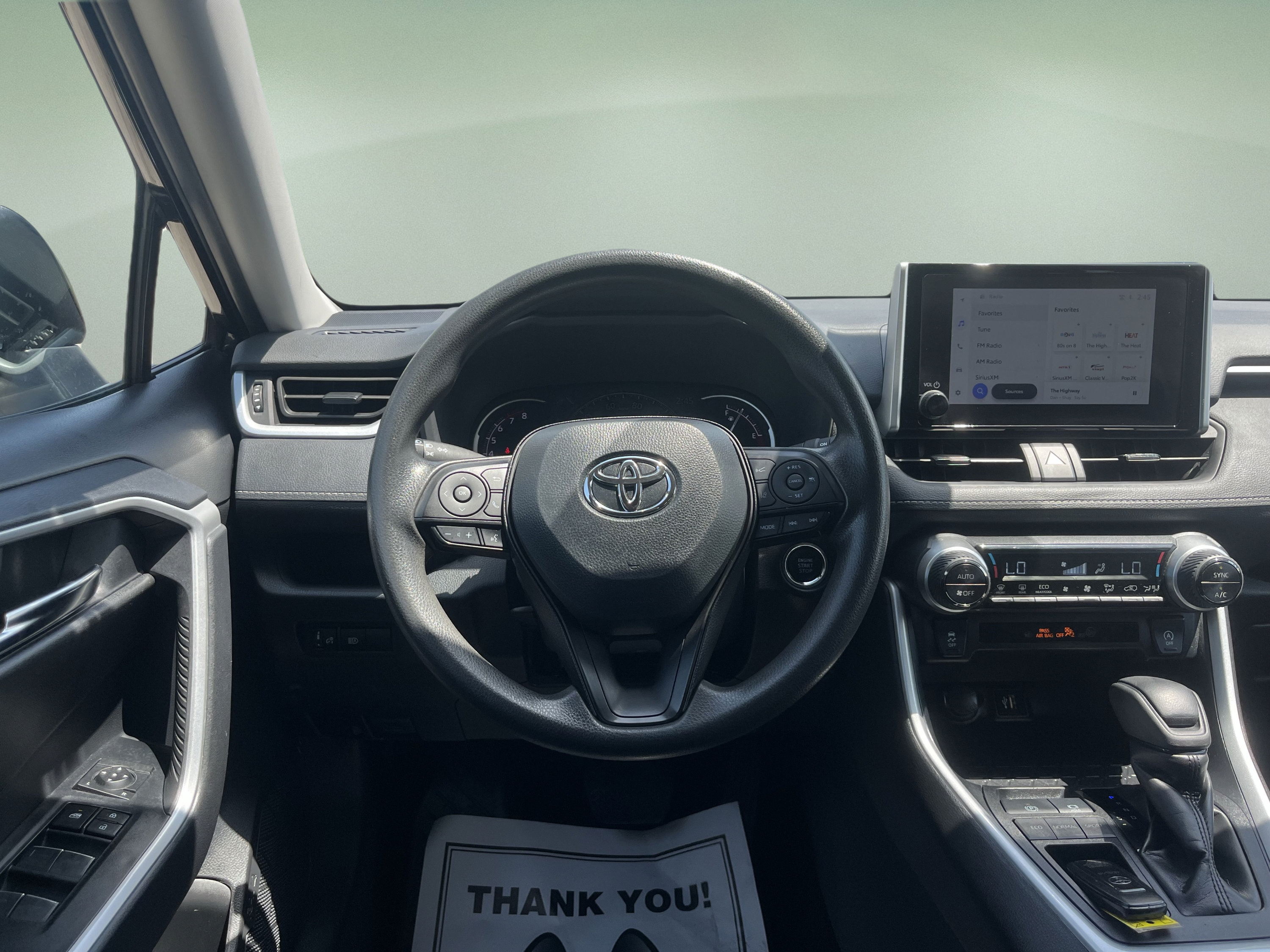 Used 2024 Toyota RAV4 XLE FWD image 32