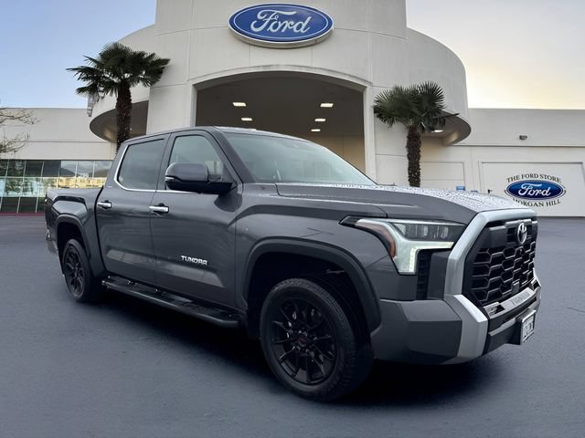 Used 2022 Toyota Tundra Limited w/ TRD Off-Road Package AWD/4WD image 4
