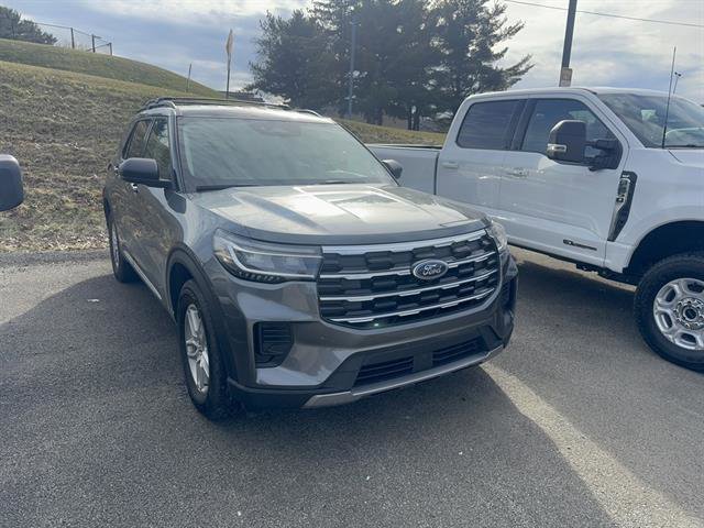 Certified 2025 Ford Explorer Active image 2