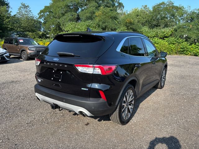 Certified 2020 Ford Escape Titanium AWD/4WD image 30
