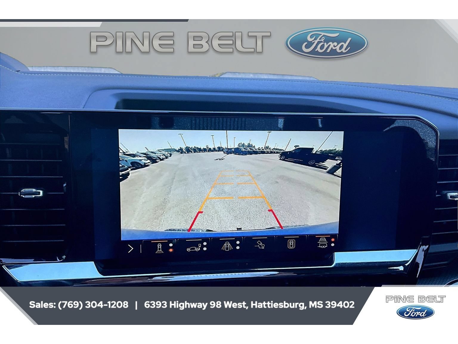 Used 2024 Chevrolet Silverado 1500 ZR2 w/ Technology Package AWD/4WD image 16