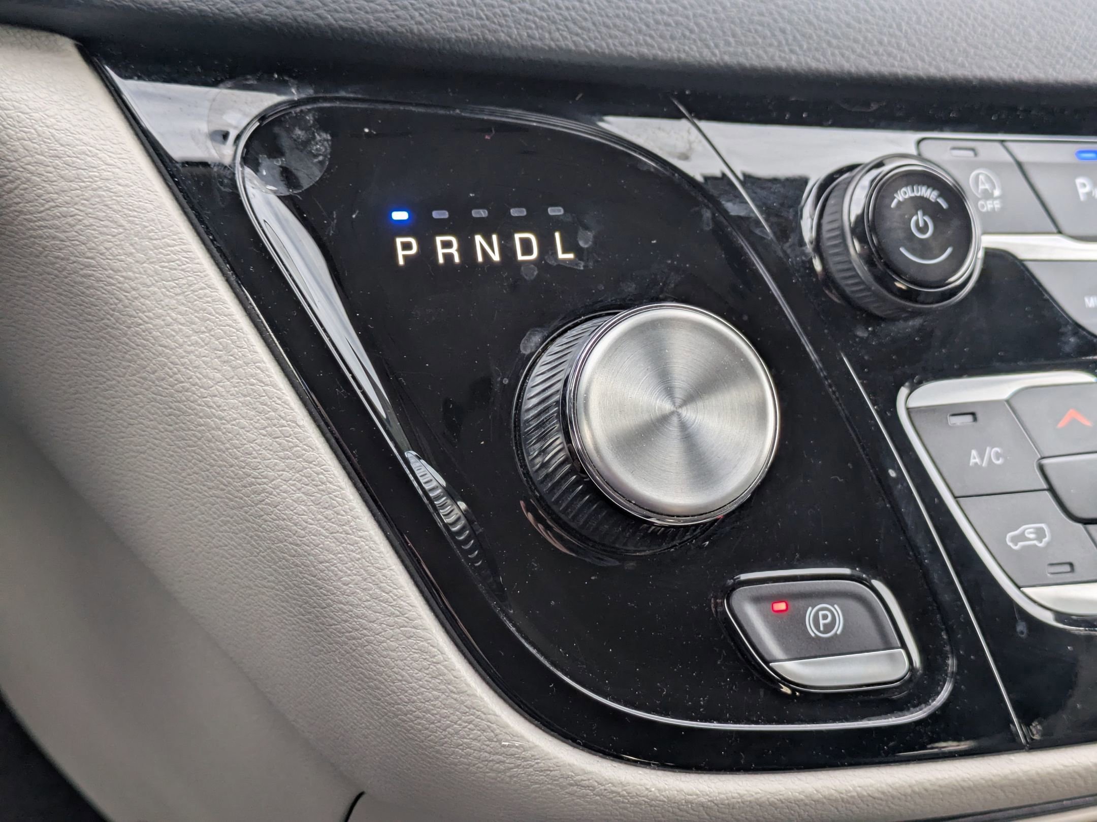 Used 2023 Chrysler Pacifica Touring-L image 21