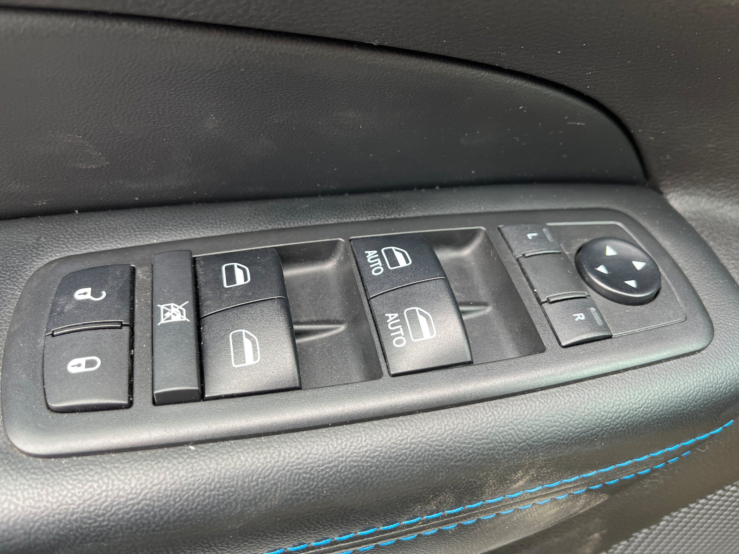 Used 2019 Jeep Grand Cherokee Laredo AWD/4WD image 24