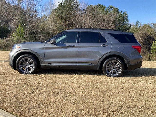 Certified 2021 Ford Explorer XLT w/ Equipment Group 202A image 9