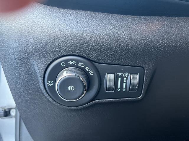 Used 2023 Jeep Compass Trailhawk image 16