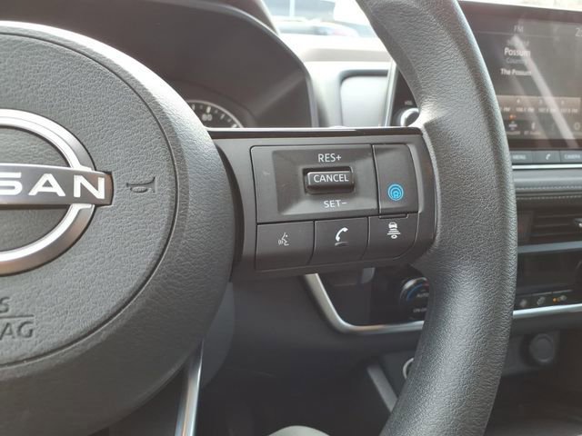 Used 2023 Nissan Rogue SV image 25