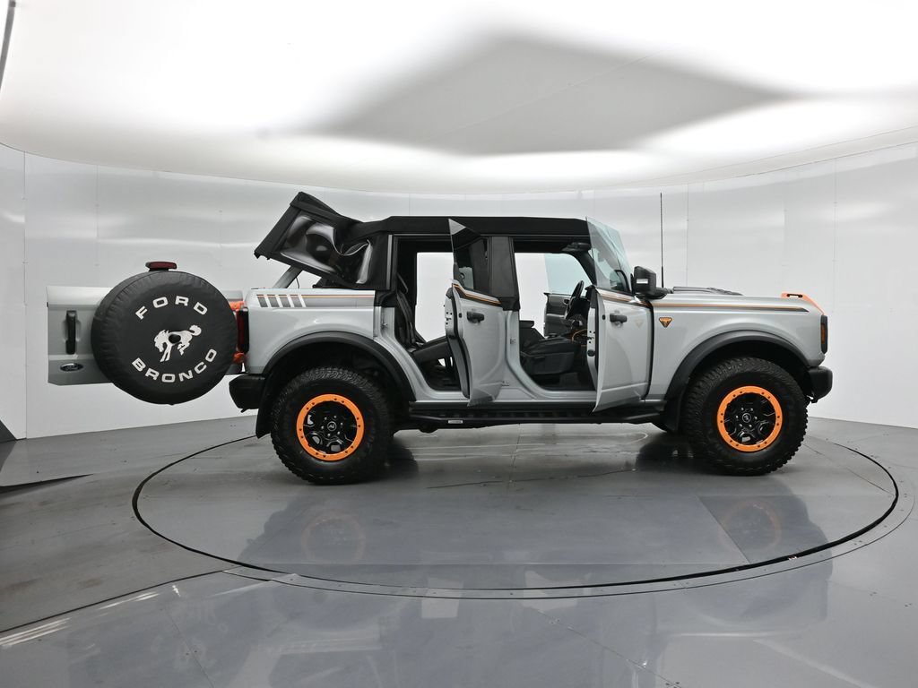 Certified 2023 Ford Bronco Badlands w/ Sasquatch Package AWD/4WD image 5