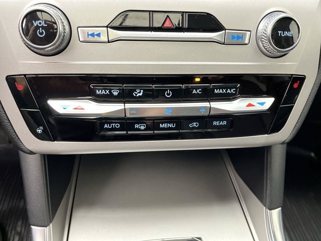 Certified 2023 Ford Explorer XLT w/ Equipment Group 202A AWD/4WD image 24