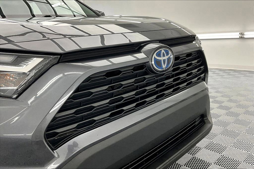 Used 2024 Toyota RAV4 LE image 28