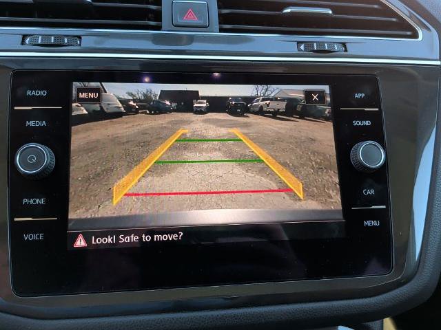 Used 2018 Volkswagen Tiguan SE w/ Panoramic Sunroof Package image 31