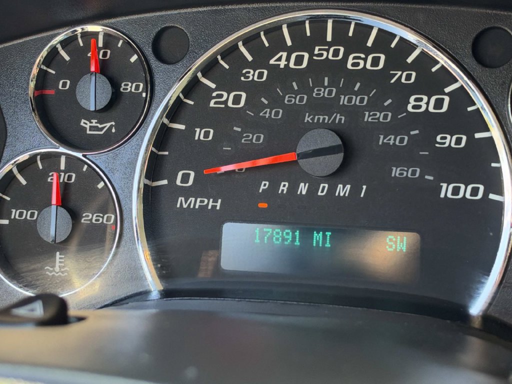 Used 2017 Chevrolet Express 3500 LT w/ LT Preferred Equipment Group RWD image 28