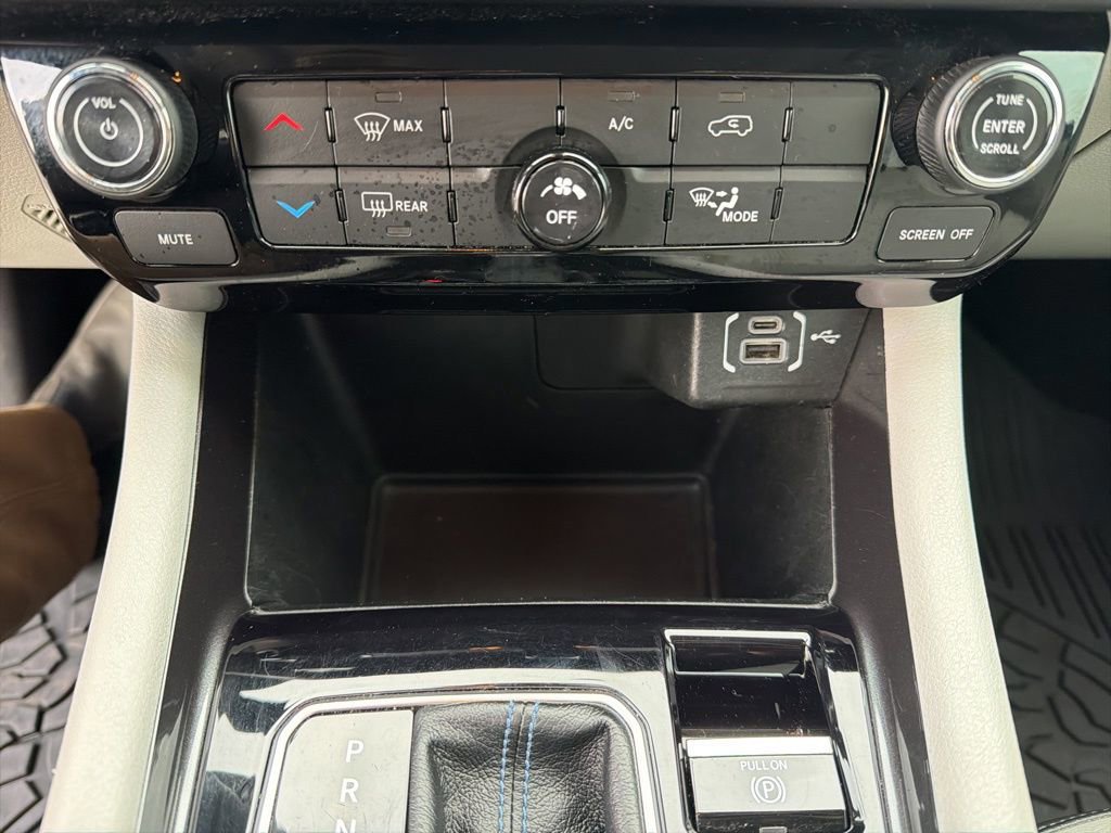 Used 2022 Jeep Compass Latitude w/ Sun and Sound Group image 24