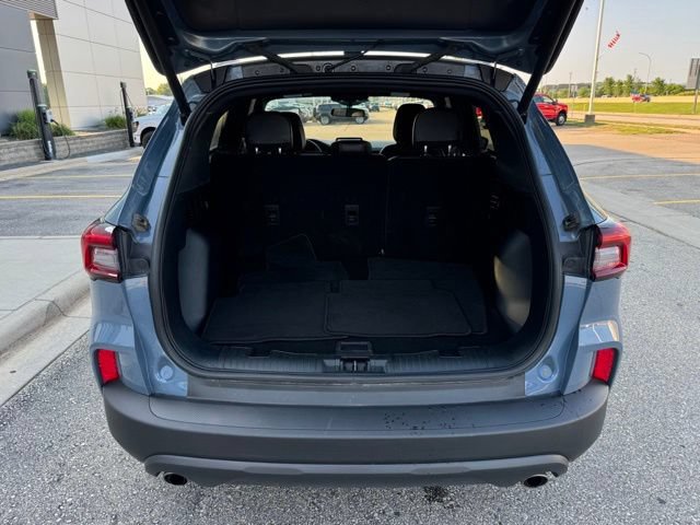Certified 2025 Ford Escape ST-Line Select AWD/4WD image 37