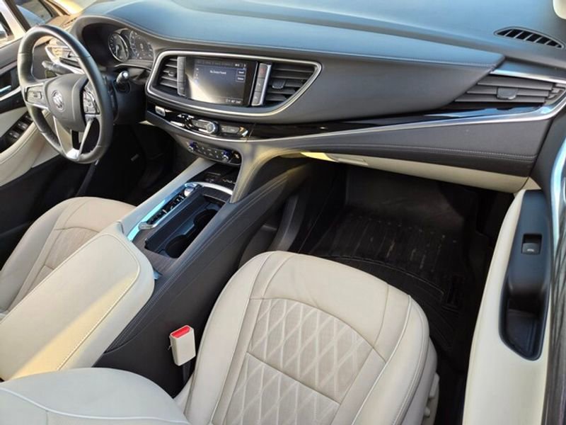 Used 2023 Buick Enclave Avenir w/ Avenir Technology Package image 22