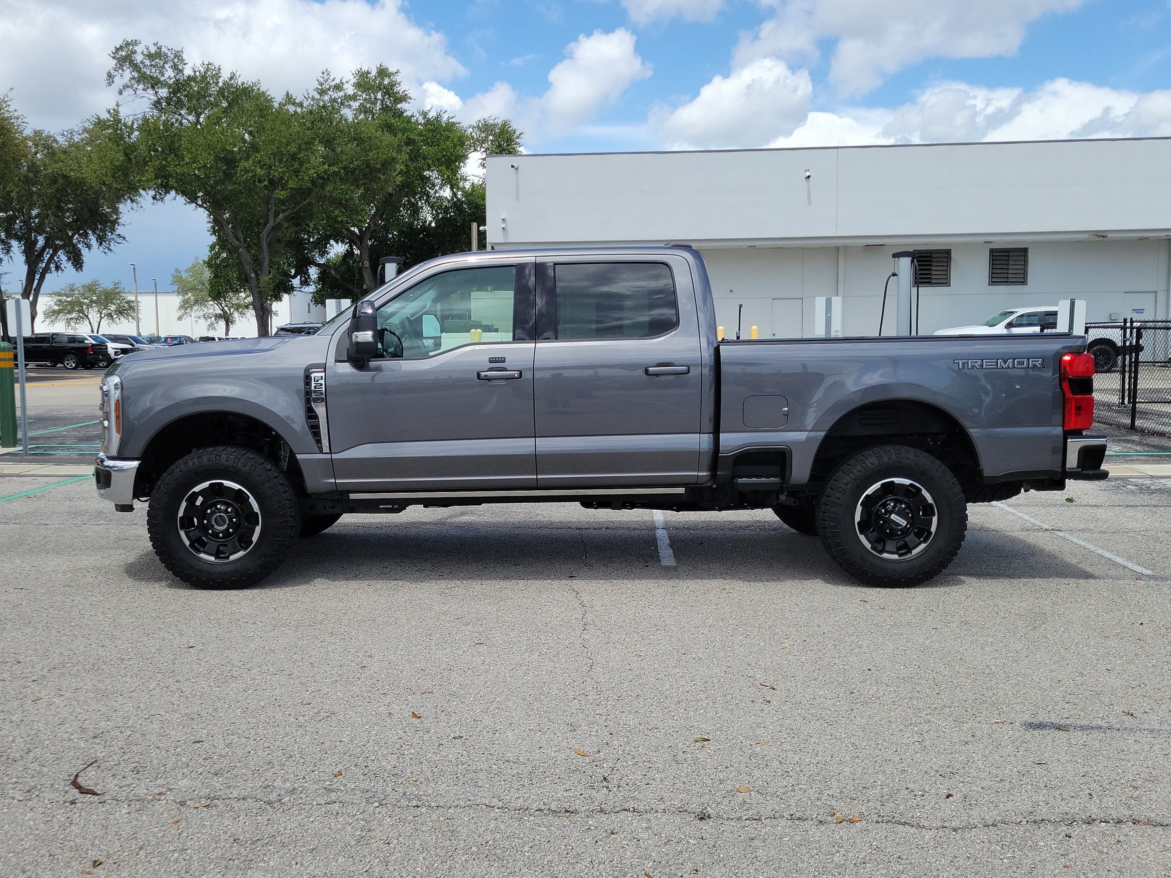 Certified 2025 Ford F250 Lariat w/ Lariat Ultimate Package AWD/4WD image 6