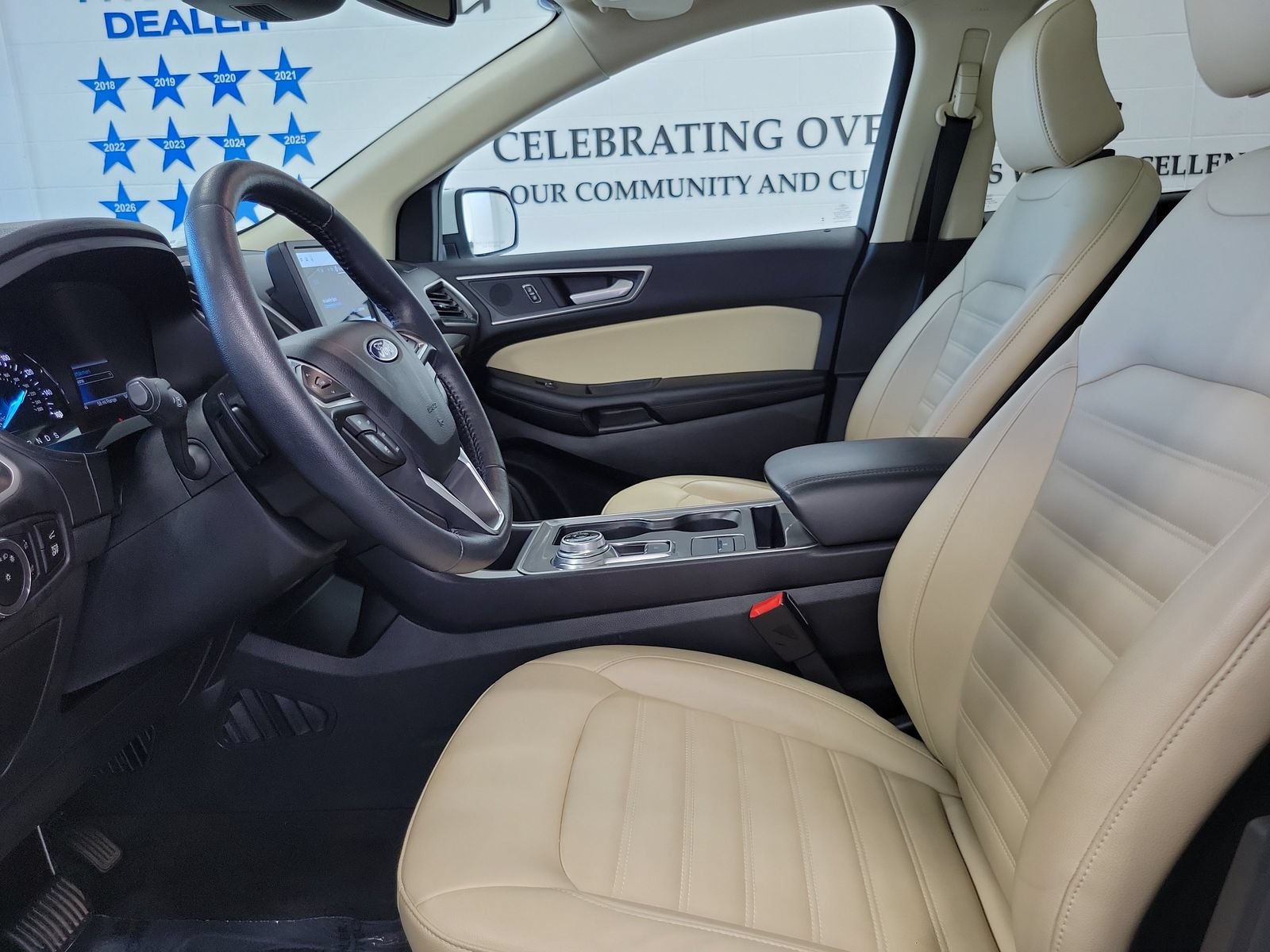 Certified 2024 Ford Edge SEL w/ Convenience Package AWD/4WD image 8