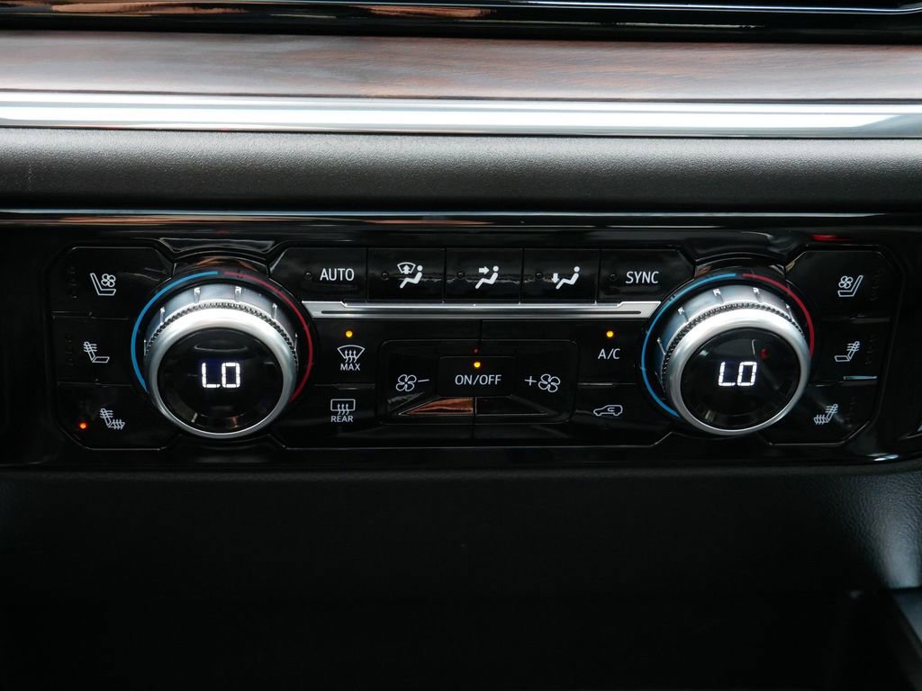 Used 2024 GMC Sierra 1500 SLT w/ SLT Premium Plus Package image 22