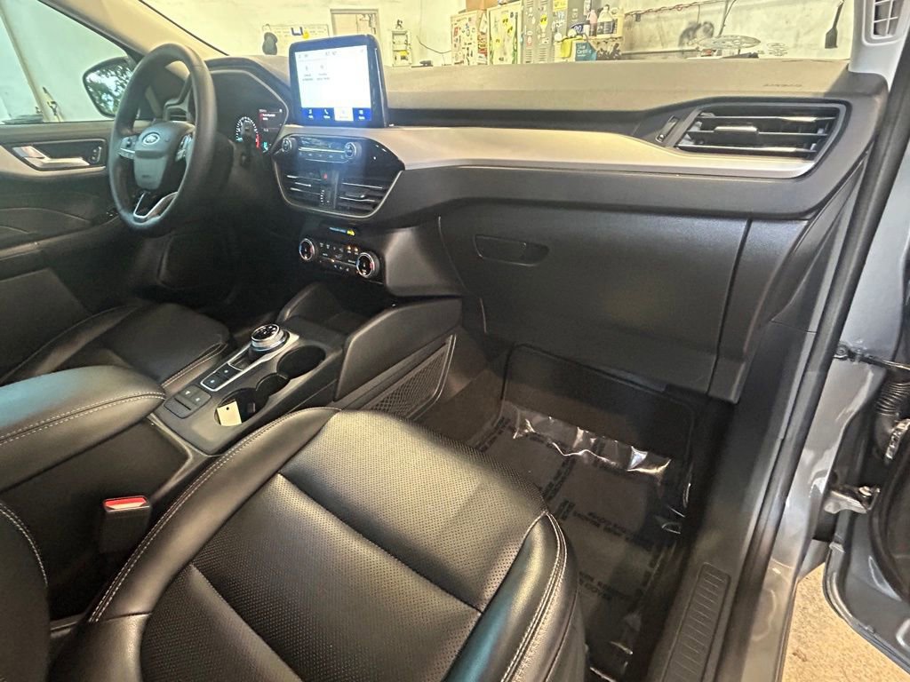 Certified 2022 Ford Escape SEL image 26