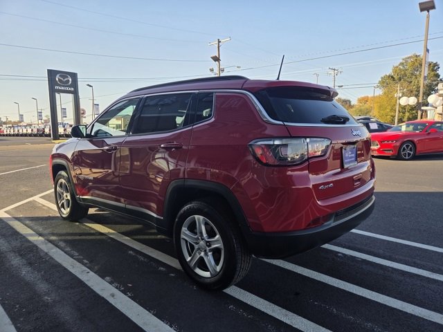Used 2024 Jeep Compass Latitude image 3