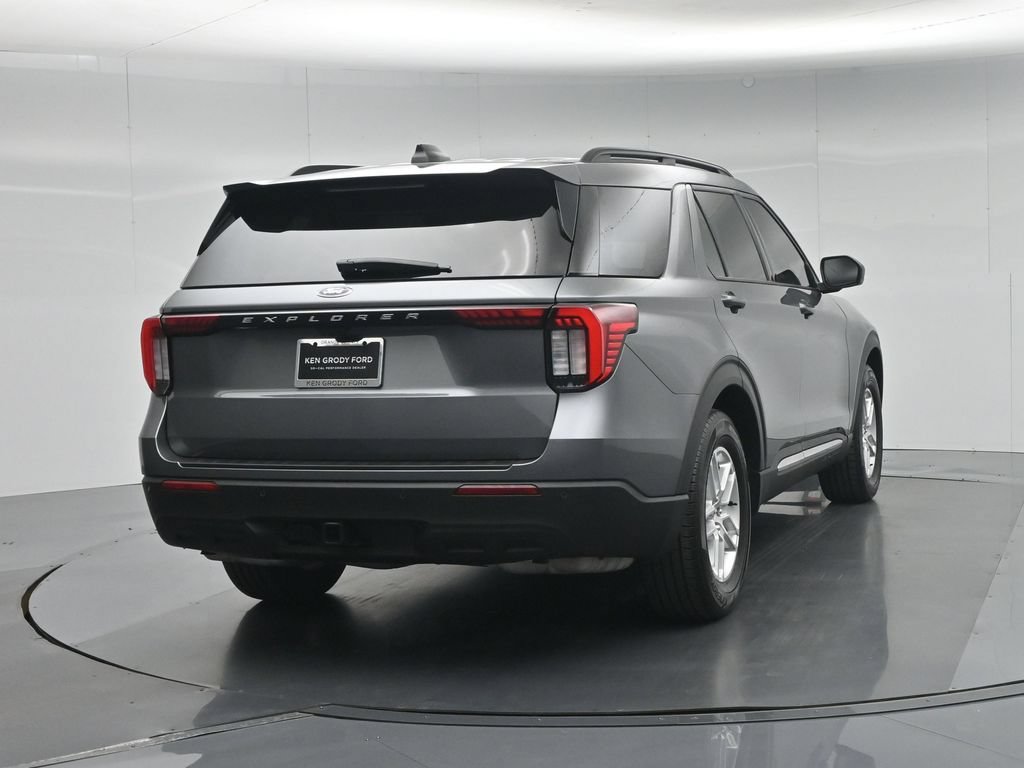 Certified 2025 Ford Explorer Active RWD image 59