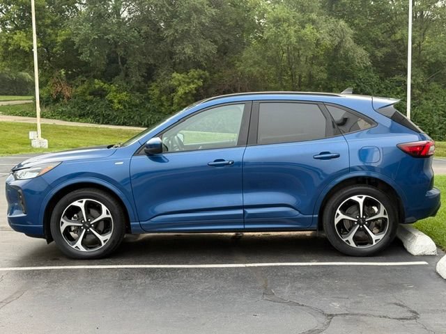 Certified 2023 Ford Escape ST-Line Select w/ Tech Pack #2 AWD/4WD image 4