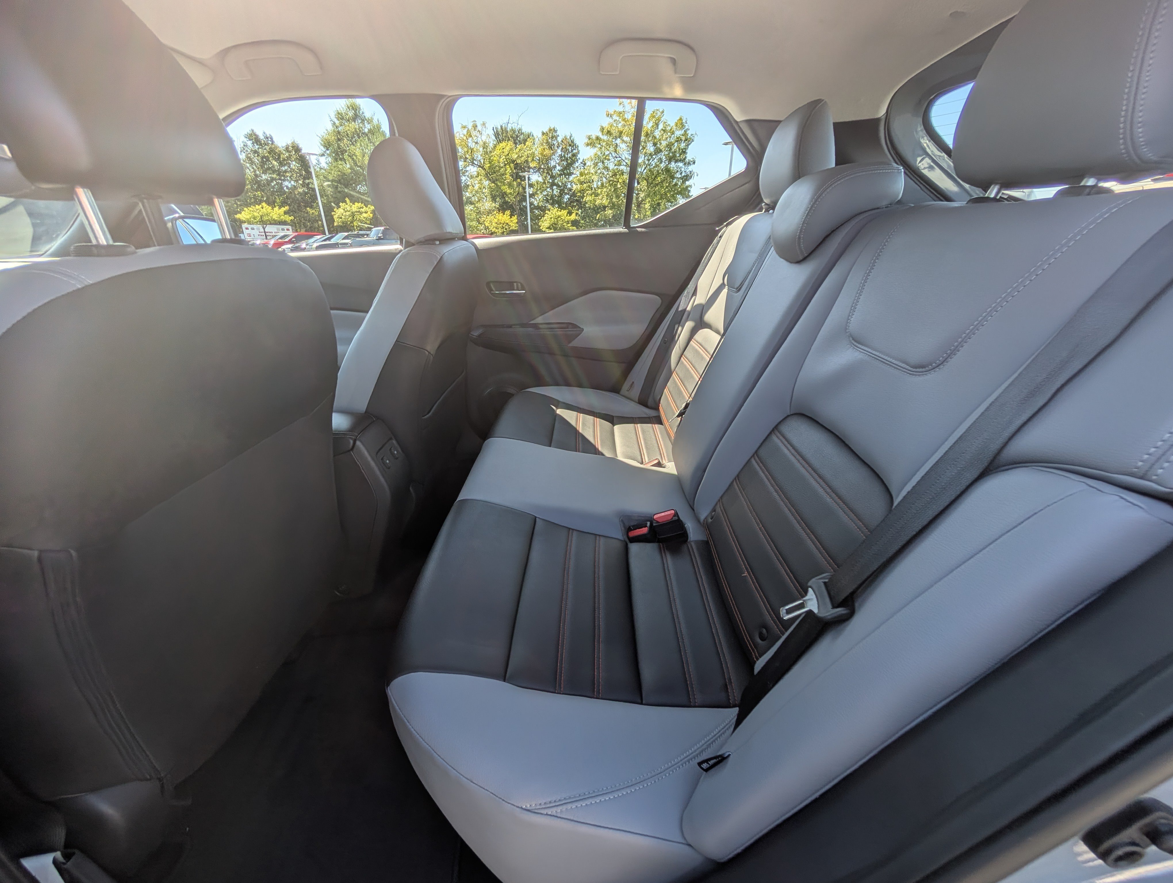Used 2023 Nissan Kicks SR w/ SR Premium Package FWD image 13