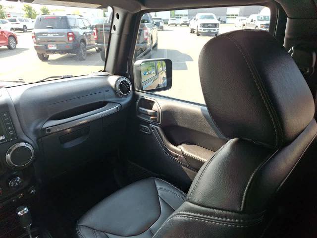 Used 2018 Jeep Wrangler Unlimited Sahara AWD/4WD image 11