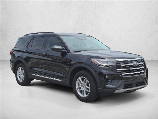Certified 2025 Ford Explorer Active w/ Active Comfort Package RWD image 3