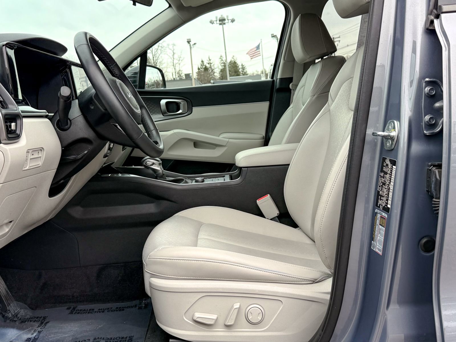 Used 2023 Kia Sorento S FWD image 17