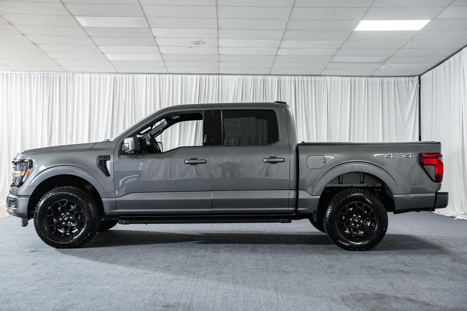 Certified 2024 Ford F150 XLT w/ XLT Black Appearance Package AWD/4WD image 5