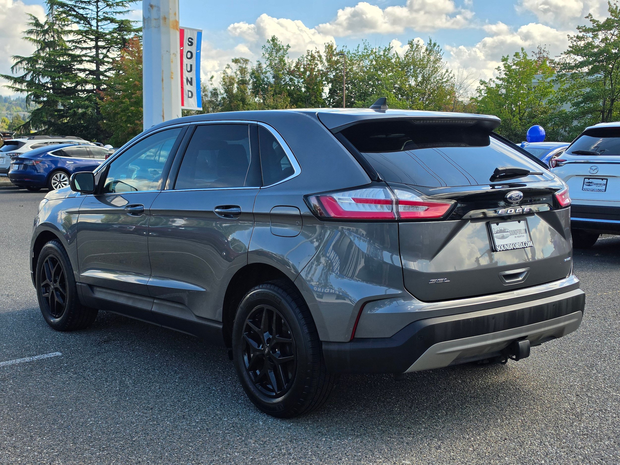 Certified 2023 Ford Edge SEL w/ Convenience Package AWD/4WD image 3