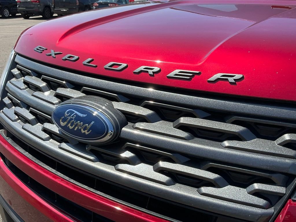 Certified 2019 Ford Explorer XLT w/ Equipment Group 202A image 24