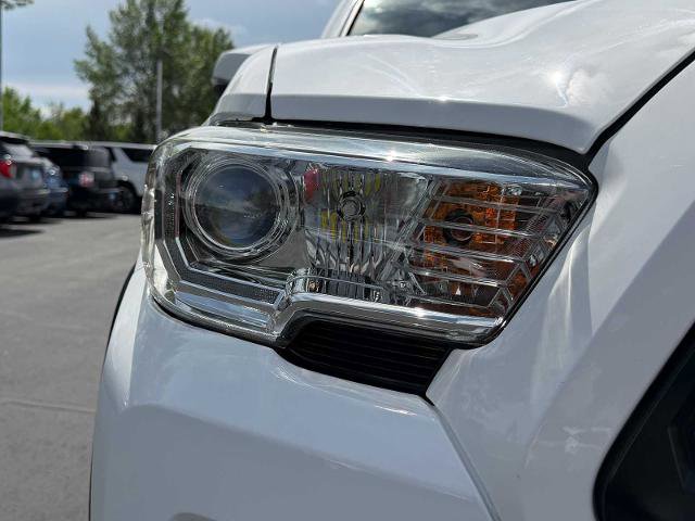Used 2021 Toyota Tacoma TRD Off-Road w/ Technology Package AWD/4WD image 3