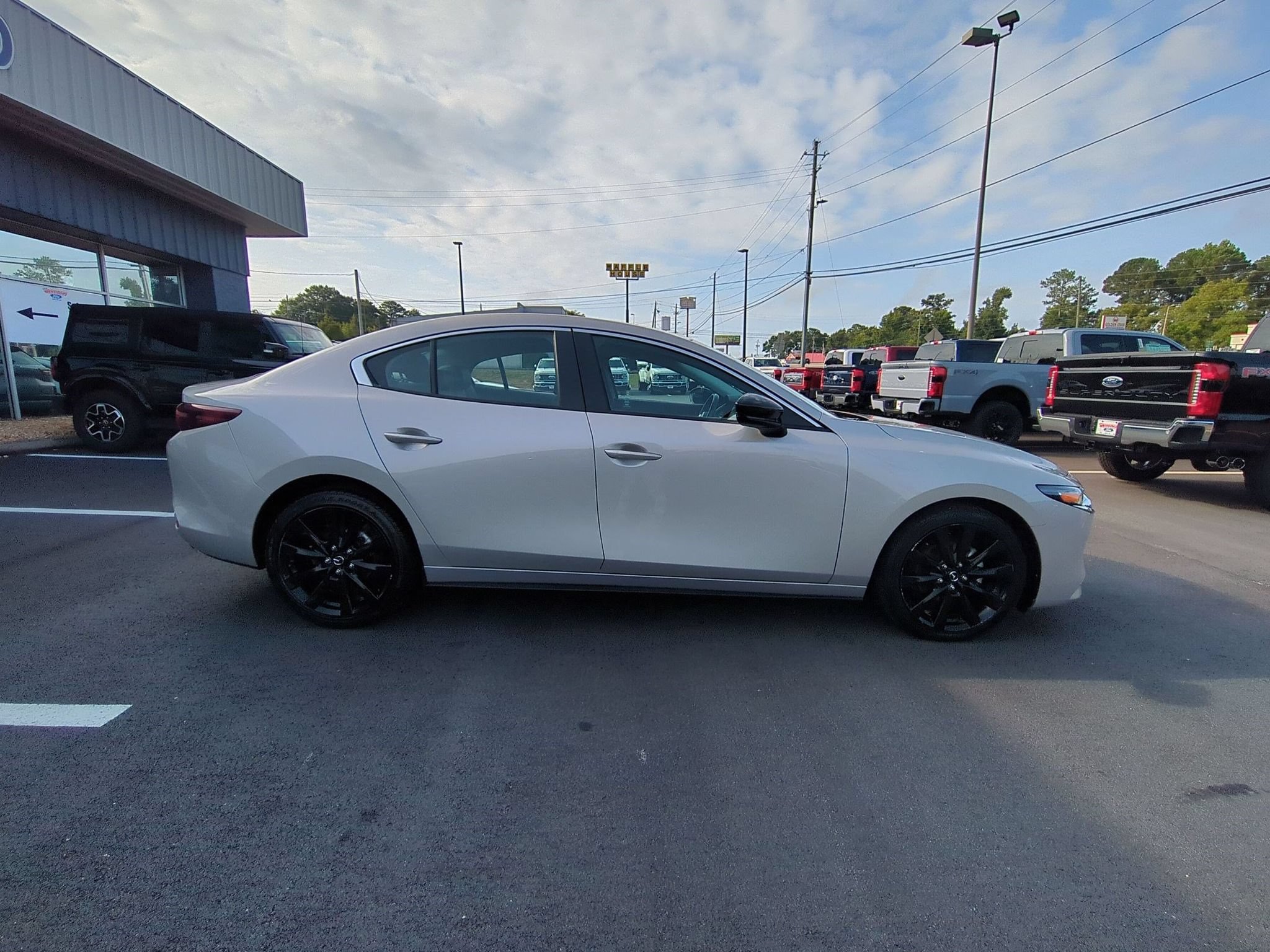 Used 2025 MAZDA MAZDA3 s FWD image 4