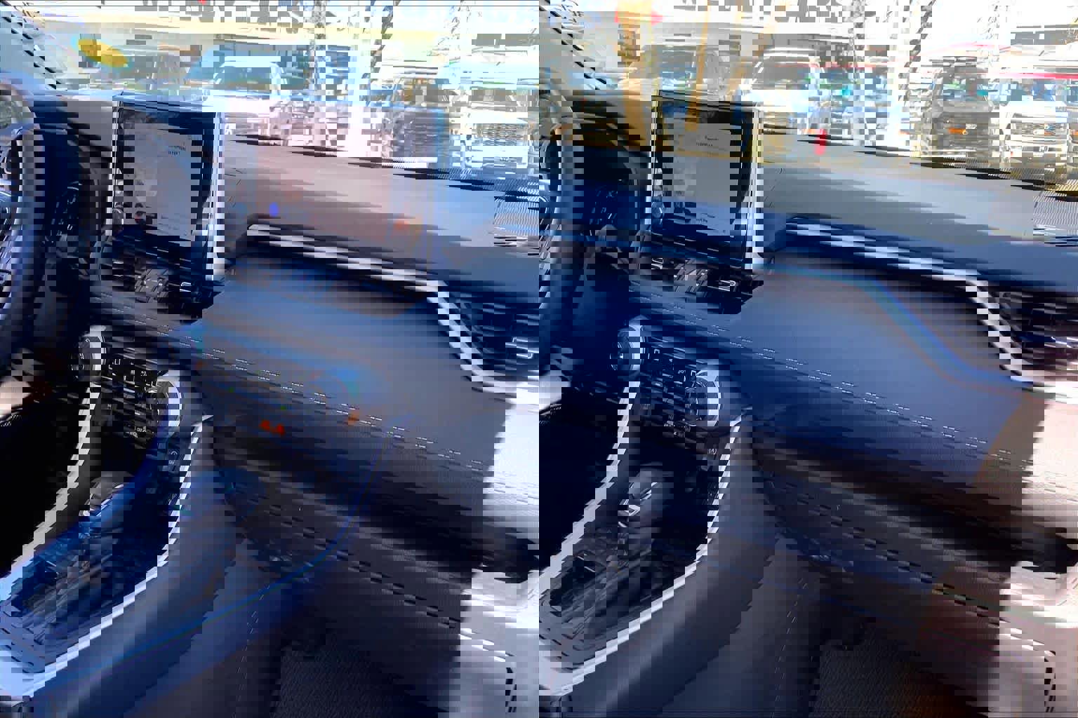 Used 2024 Toyota RAV4 XLE Premium image 19