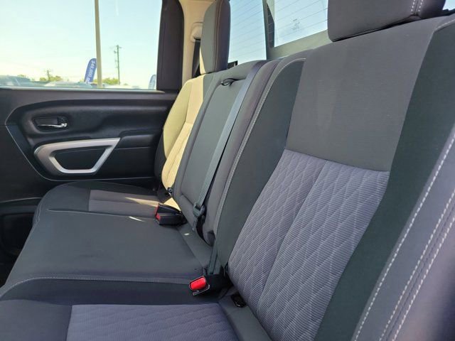Used 2021 Nissan Titan SV w/ SV Convenience Package image 17