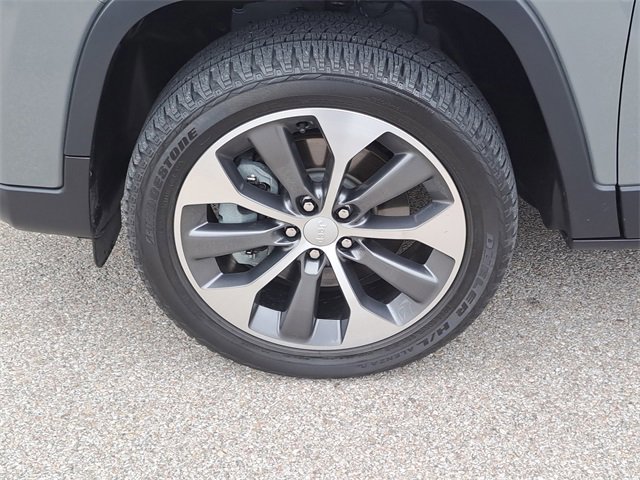 Used 2022 Jeep Cherokee Limited w/ Elite Package image 9