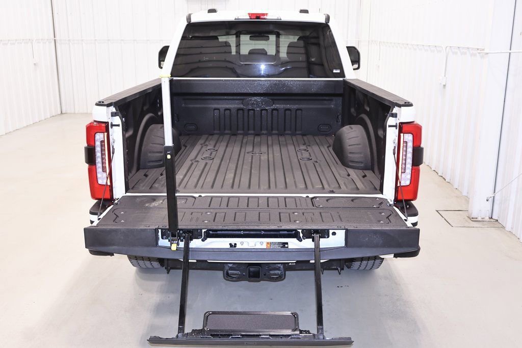 Certified 2026 Ford F350 Platinum w/ Platinum Plus Package AWD/4WD image 46
