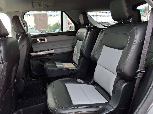 Certified 2022 Ford Explorer XLT w/ Equipment Group 202A AWD/4WD image 10