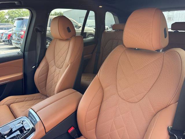 Used 2023 BMW X5 xDrive45e w/ Parking Assistance Package AWD/4WD image 10