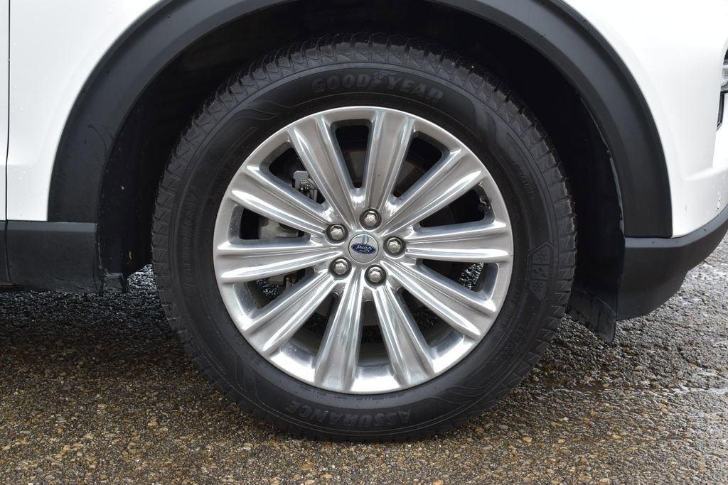 Certified 2021 Ford Explorer Limited w/ Equipment Group 301A AWD/4WD image 4