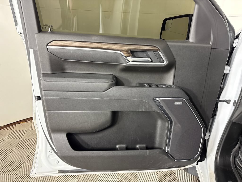 Used 2025 Chevrolet Silverado 1500 LT Trail Boss w/ Convenience Package II AWD/4WD image 23