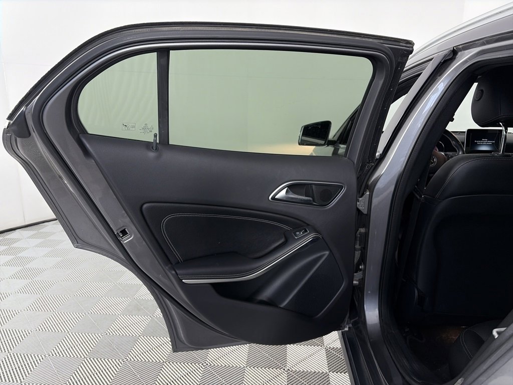 Used 2017 Mercedes-Benz GLA 250 4MATIC image 12